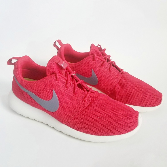 roshe run red and grey